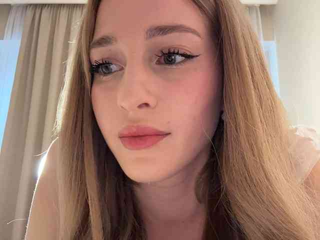 VictoriaBix webcam