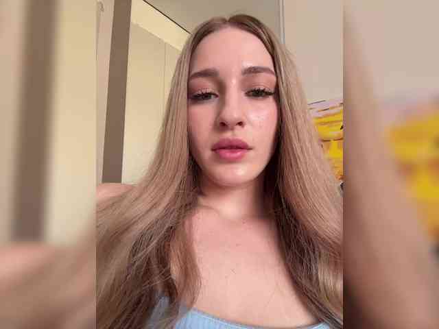 VictoriaBix webcam