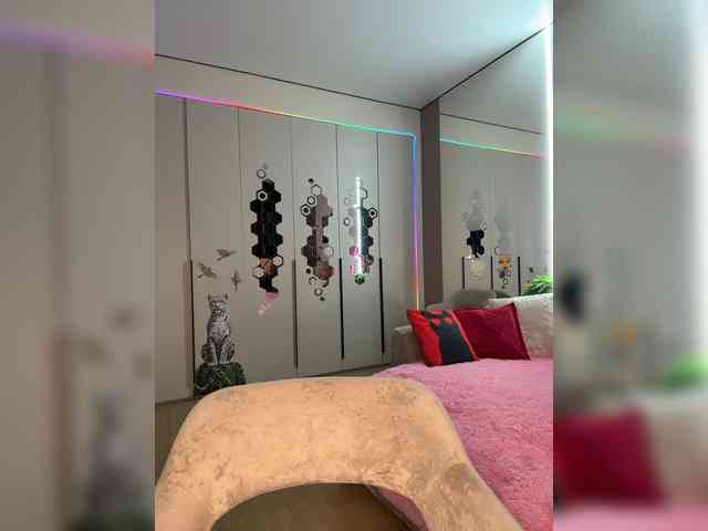 VictoriaBix webcam