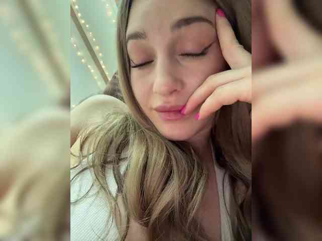 VictoriaBix webcam