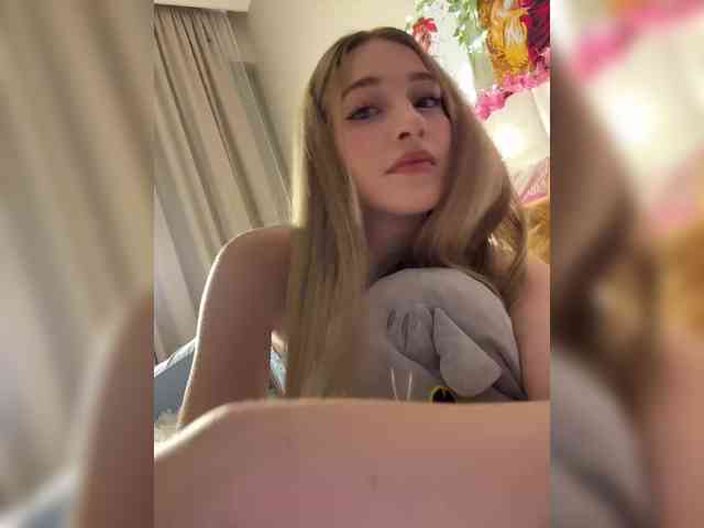 VictoriaBix webcam