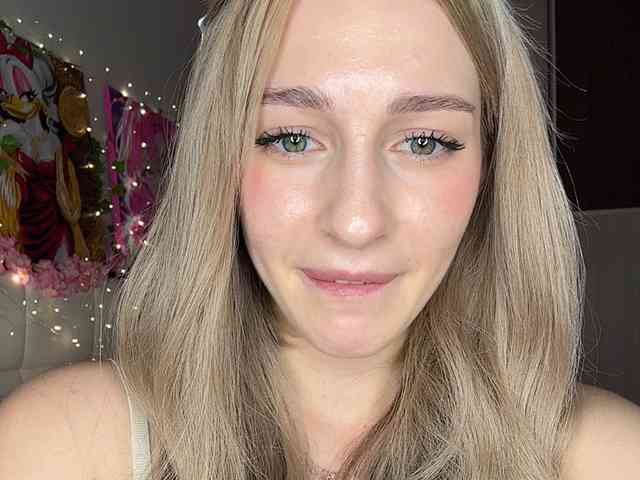 VictoriaBix webcam