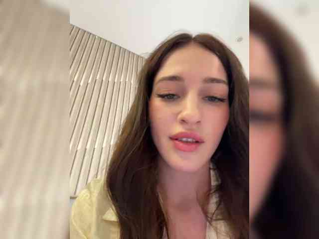 VictoriaBix webcam