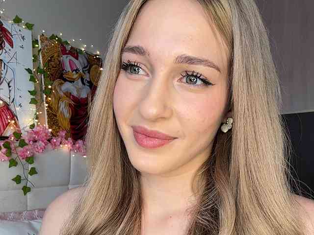 VictoriaBix webcam