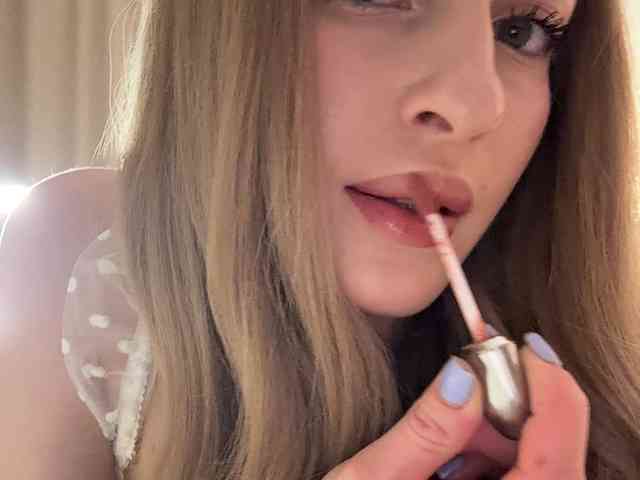 VictoriaBix webcam