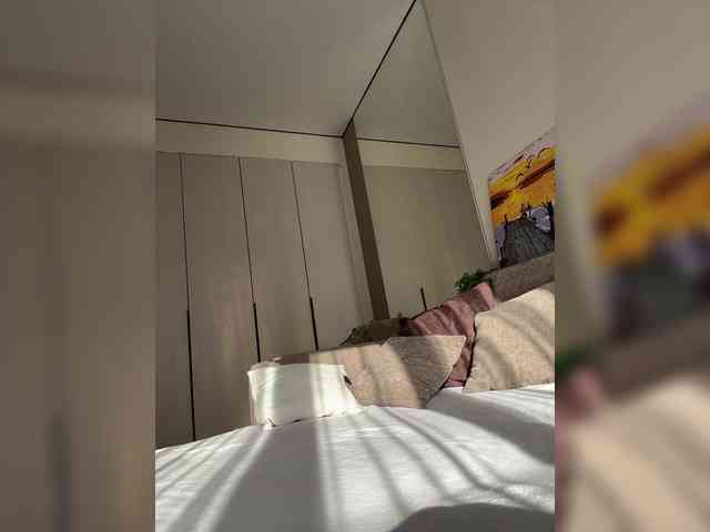 VictoriaBix webcam