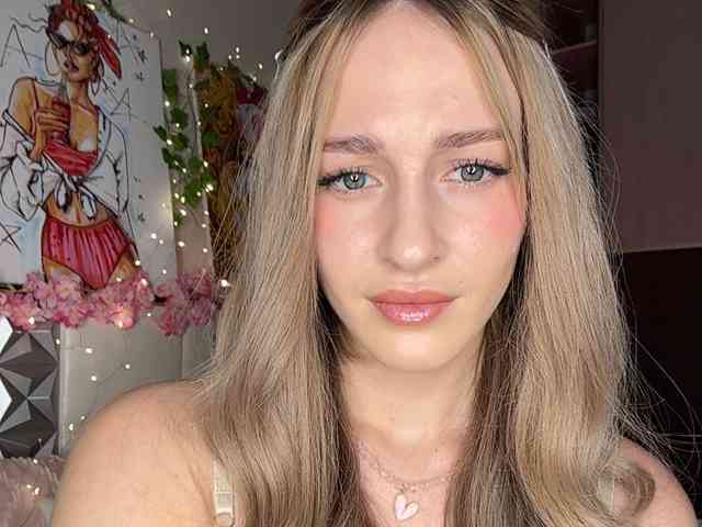VictoriaBix webcam