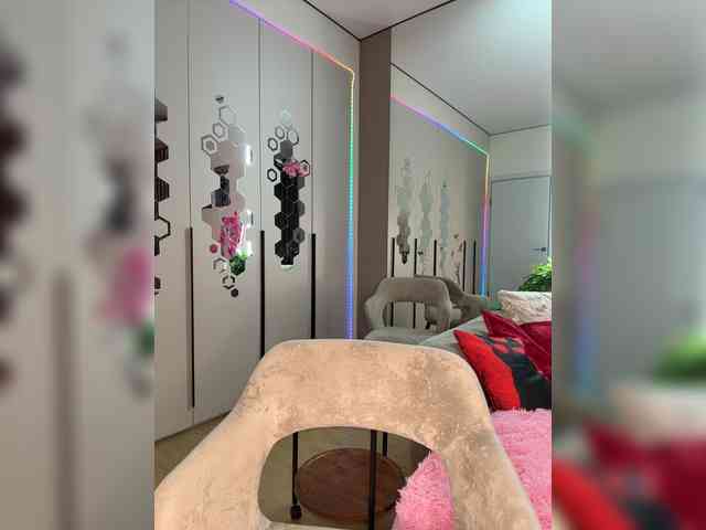 VictoriaBix webcam