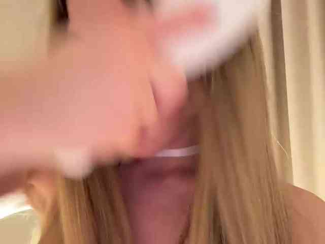 VictoriaBix webcam