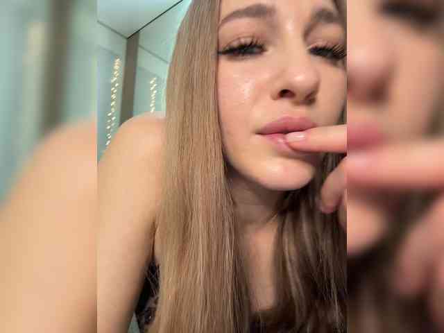 Acest model este live acum. ArinaSmile