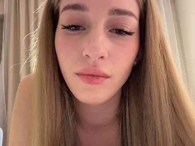 VictoriaBix webcam