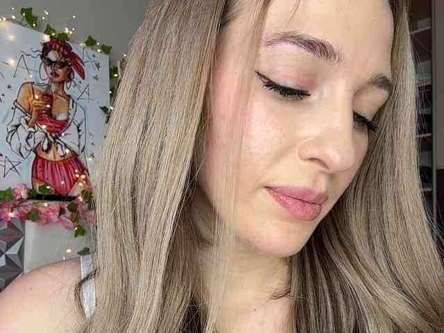 VictoriaBix webcam