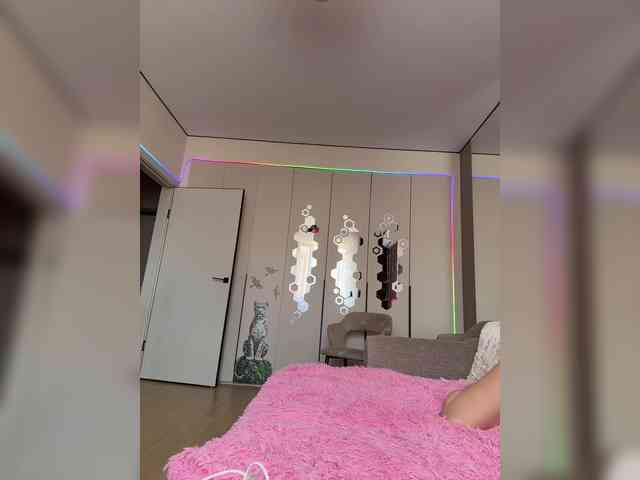 VictoriaBix webcam