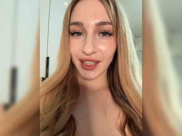 VictoriaBix webcam