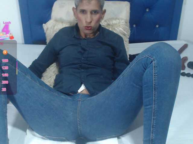 maturebriana20 live cam on BongaCams