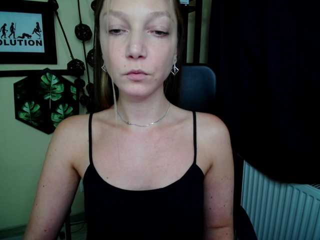 EmillyExtasy live cam on BongaCams