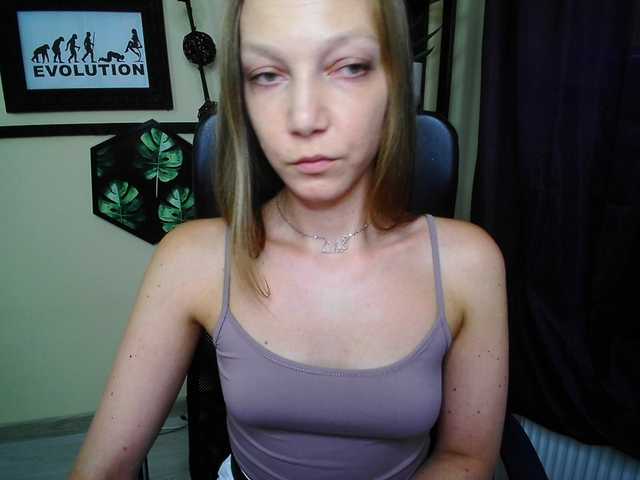 EmillyExtasy live cam on BongaCams