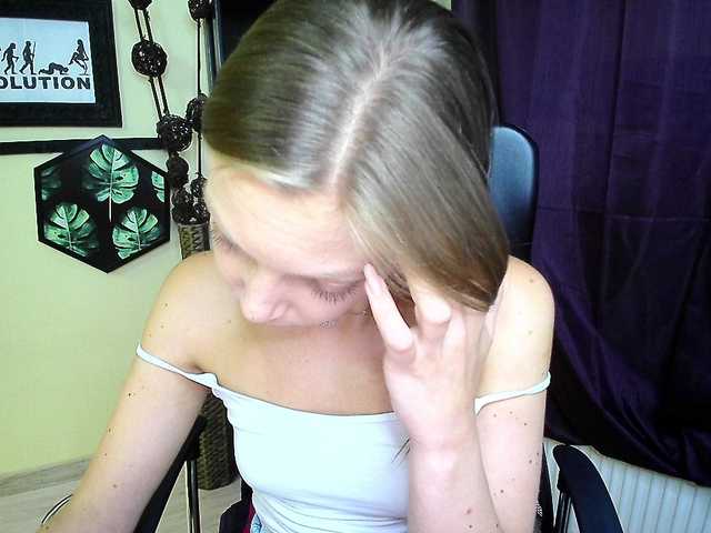 EmillyExtasy live cam on BongaCams