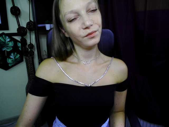 EmillyExtasy live cam on BongaCams