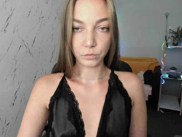 EmillyExtasy live cam on BongaCams