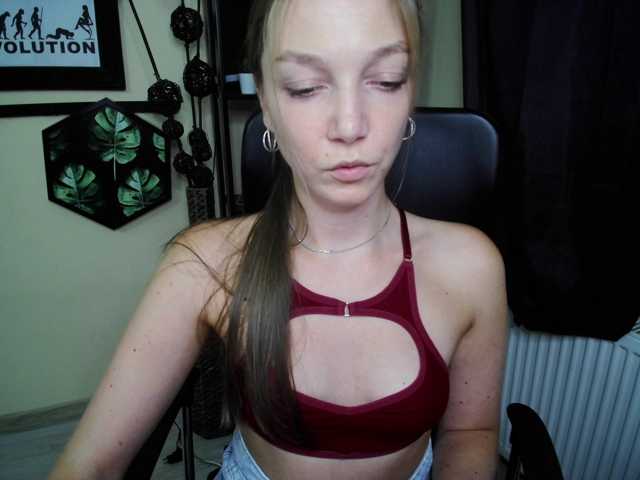 EmillyExtasy live cam on BongaCams