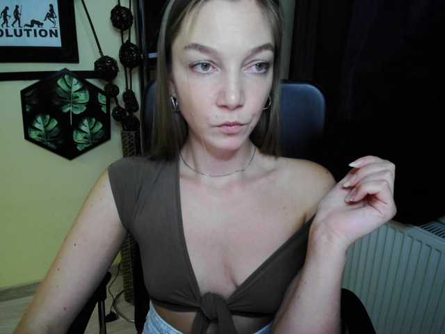EmillyExtasy live cam