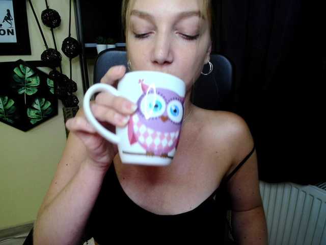 EmillyExtasy live cam on BongaCams