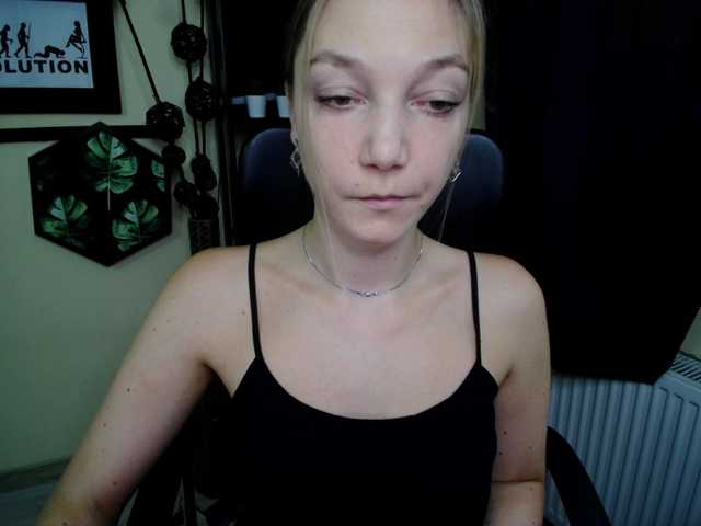 EmillyExtasy live cam on BongaCams