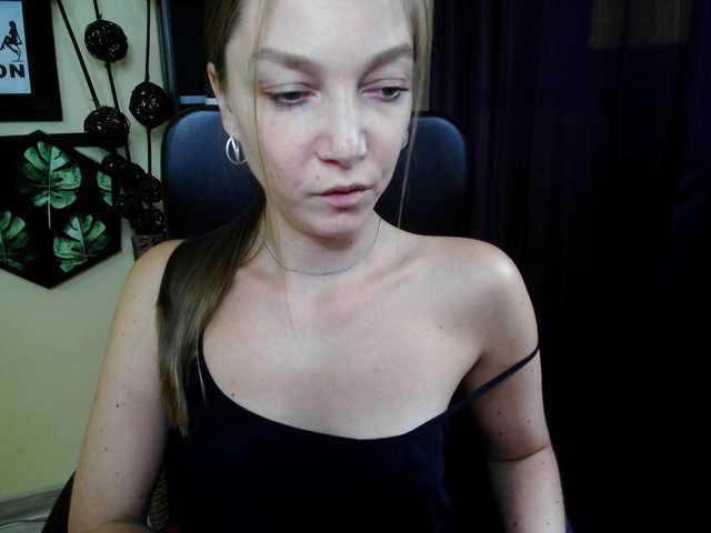 EmillyExtasy live cam on BongaCams