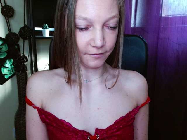 EmillyExtasy's BongaCams show and profile