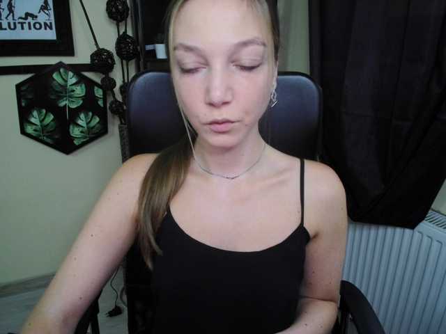 EmillyExtasy live cam on BongaCams