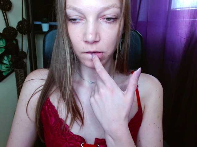 EmillyExtasy's BongaCams show and profile