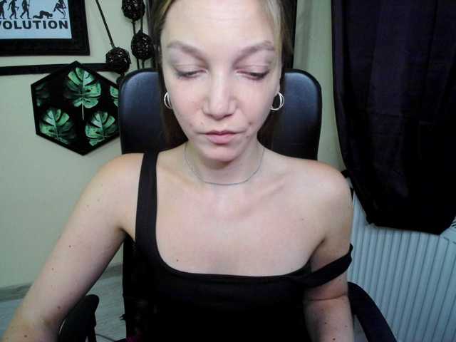 EmillyExtasy live cam on BongaCams