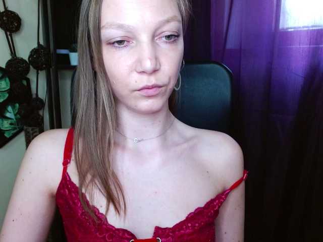 EmillyExtasy's BongaCams show and profile