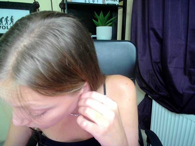 EmillyExtasy live cam on BongaCams