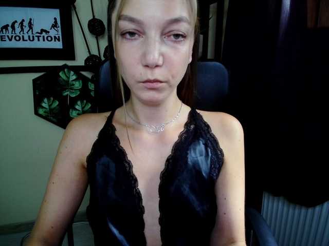 EmillyExtasy live cam on BongaCams
