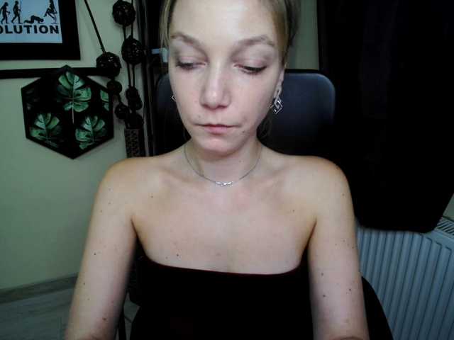 EmillyExtasy live cam on BongaCams