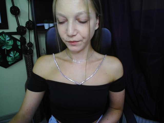 EmillyExtasy live cam on BongaCams