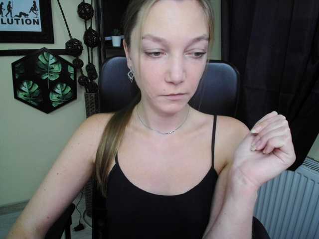 EmillyExtasy live cam on BongaCams