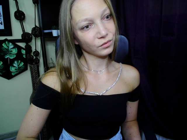 EmillyExtasy live cam on BongaCams