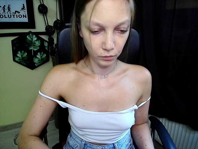 EmillyExtasy live cam on UnifiedCams