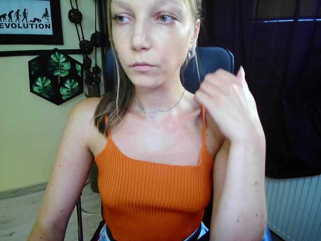 EmillyExtasy live cam on BongaCams