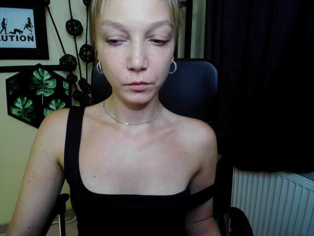 EmillyExtasy live cam on BongaCams
