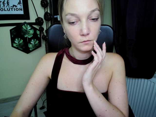 EmillyExtasy live cam on BongaCams