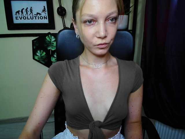 EmillyExtasy live cam on BongaCams