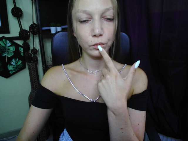 EmillyExtasy live cam on BongaCams