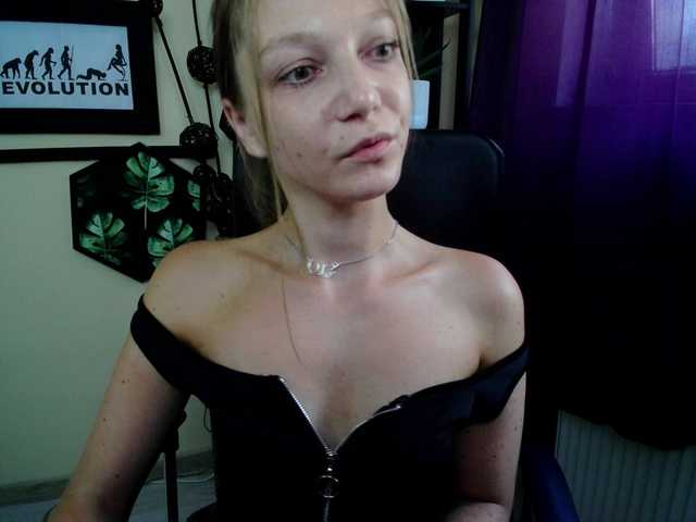 EmillyExtasy live cam on BongaCams