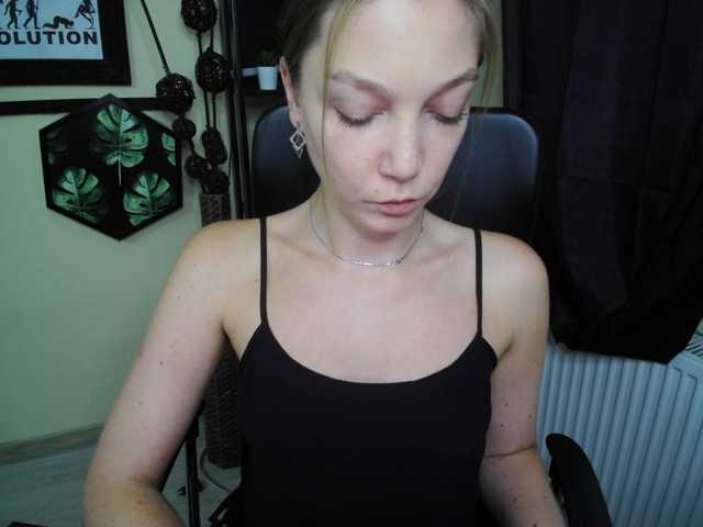 EmillyExtasy live cam on BongaCams