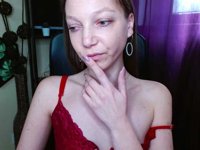 EmillyExtasy's BongaCams show and profile