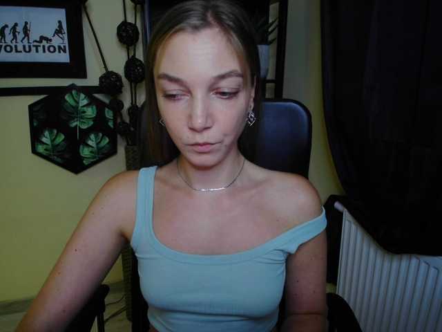 EmillyExtasy live cam on BongaCams